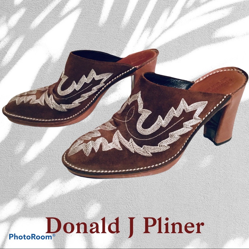 Donald J Pliner Brown & White Design Mules